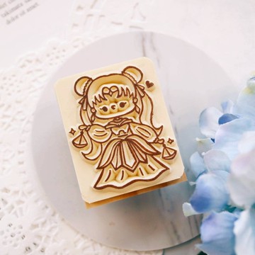 手工橡皮章 - 天秤座女孩 星座系列章 4X5cm (可客製文字)