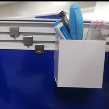 (屏風桌面夾子 )辦公桌面屏風隔板插縫票據夾子燕尾夾文件白板口罩數據線收納掛鉤1