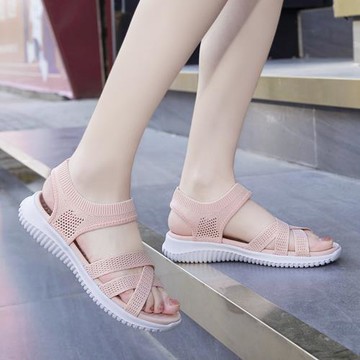 夏季新款透氣中年媽媽時尚涼鞋女款軟底舒適平底鞋女式運動休閑鞋