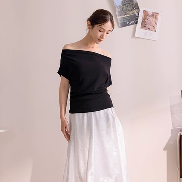 【夏季新品】HS 縮腰船型領上衣 黑色