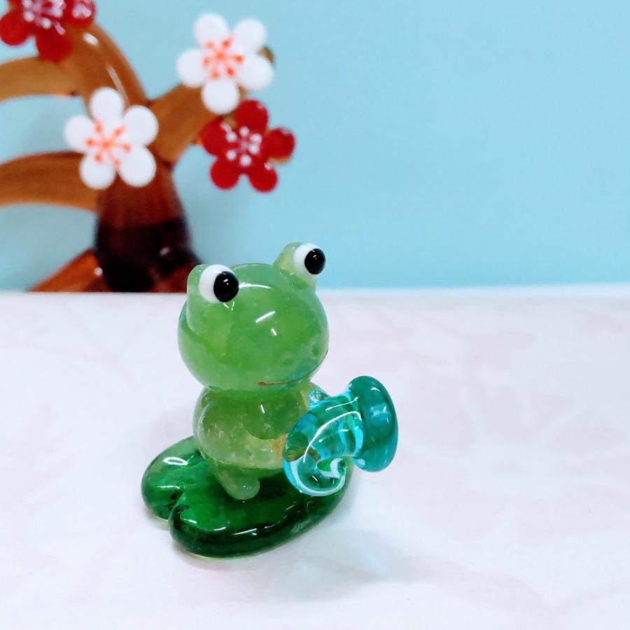 ガラス細工 カエルバンド チューバ ミニチュア 置物 雑貨 蛙