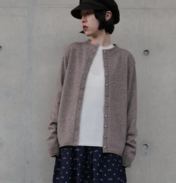 【珍稀材質與雅緻氣息】犛牛絨混紡 可愛捲邊設計圓領針織外套 251216-1