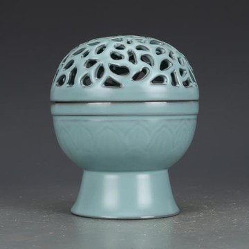 仿古瓷器宋汝窯天藍釉鏤空香薰爐