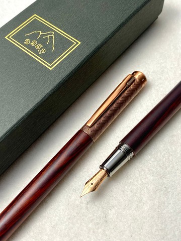 3952老山羊-鵝鑾鼻 玫瑰木 玫瑰金鋼尖鋼筆