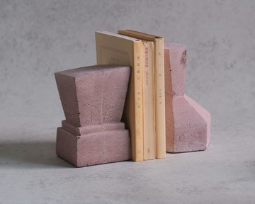 混凝土書擋梯形肉荳蔻作為單一出售