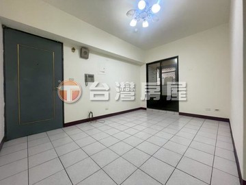 低總價3房休旅車位屋況佳正樹孝商圈近74快速道路｜台中市太平區樹孝路