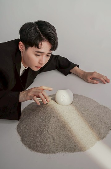 NAZO香氛按摩美肌蠟燭 / 巨石陣 木質菸草調