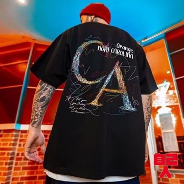 【自己人】M-8XL印花T恤 五分袖 短t男生上衣短袖T恤 情侶t 加大碼短袖 oversize 男女衣著ATD2009