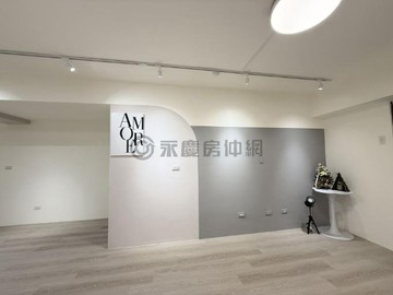江佩軒 x 小Q｜聖家族｜精裝三房室內30坪｜台中市大里區西榮路