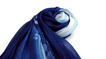 卓也藍染-桐花藍染絲棉圍巾(紹)