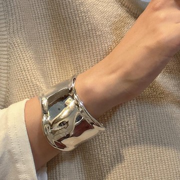限時特賣🔥 韓國重工大寬麵質感手鐲女輕奢小衆設計高級感手環銀鐲子