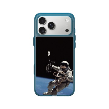 iPhone 17 Pro Max Clear (相機按鈕) 夜幕藍 - NASA - Astronaut Schweickart On The Lunar Module
