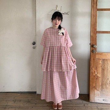 粉色格紋上衣 / 粉色格紋半身裙 / 日系甜美穿搭