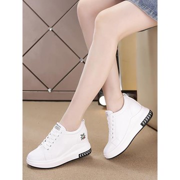 內增高小白鞋女2024新款春秋鞋子百搭厚底顯高爆款旅游休閑運動鞋