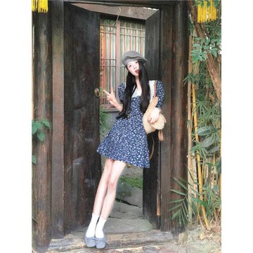 法式藍色碎花連衣裙女夏季新款氣質娃娃領短裙收腰小個子茶歇裙子