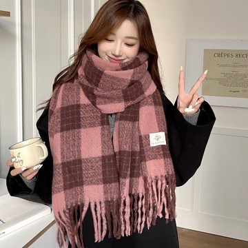 【唯家】臺灣出貨 2025新款 圍巾 秋冬圍巾 溫柔樹莓粉圍巾 顯白 百搭粉格子 仿羊絨 流蘇圍巾 保暖圍脖 高品質
