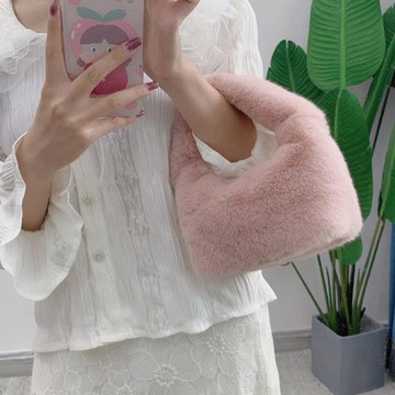 小蘑菇秋冬新款仿毛女包梯形簡約小包手提手腕包單肩斜挎肩帶時尚