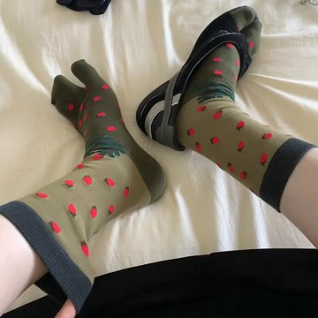 柳惠珠襪子 分趾襪女橄欖綠日系中筒復古紅果木屐襪兩趾襪棉質透氣吸汗潮襪款
