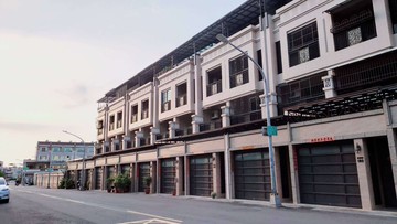 永信松青大鎮|小港森林公園|公園旁透天車墅｜高雄市小港區松青街