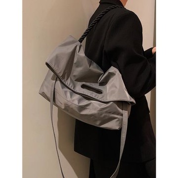 小眾包包斜挎包單肩包工裝帆布學生大容量港風日系原宿韓版百搭