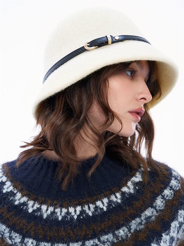 時髦女伶皮繩造型奶白漁夫帽