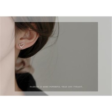 999純銀愛心形耳釘