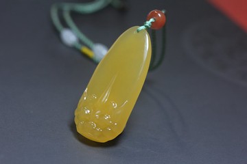 天然黃龍玉 神獸貔貅掛件 瑞獸面項鏈  闢邪水滴形吊墜