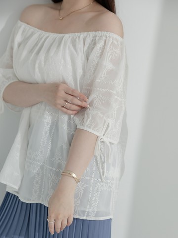 雲朵自訂款-2WAY一字領緹花袖綁帶上衣