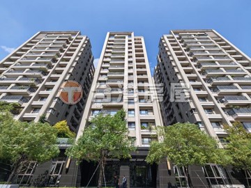 台中買屋  裝潢視野四房附三車位｜台中市北屯區太和五街