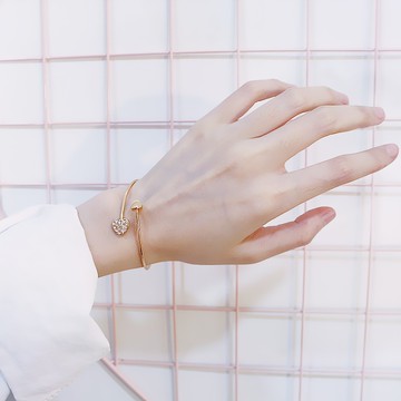 現貨-手鐲女韓版開口簡約個性學生百搭閨蜜情侶款時尚鈦鋼手環女A20
