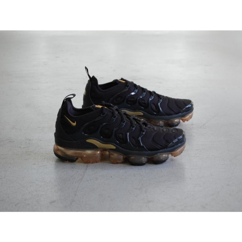 NIKE air vapormax plus Black/Metallic Gold ナイキ エア ヴェイパー