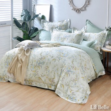 【Great Living格蕾寢飾】義大利La Belle 花舞葉羽 雙人天絲防蹣抗菌吸濕排汗兩用被床包組