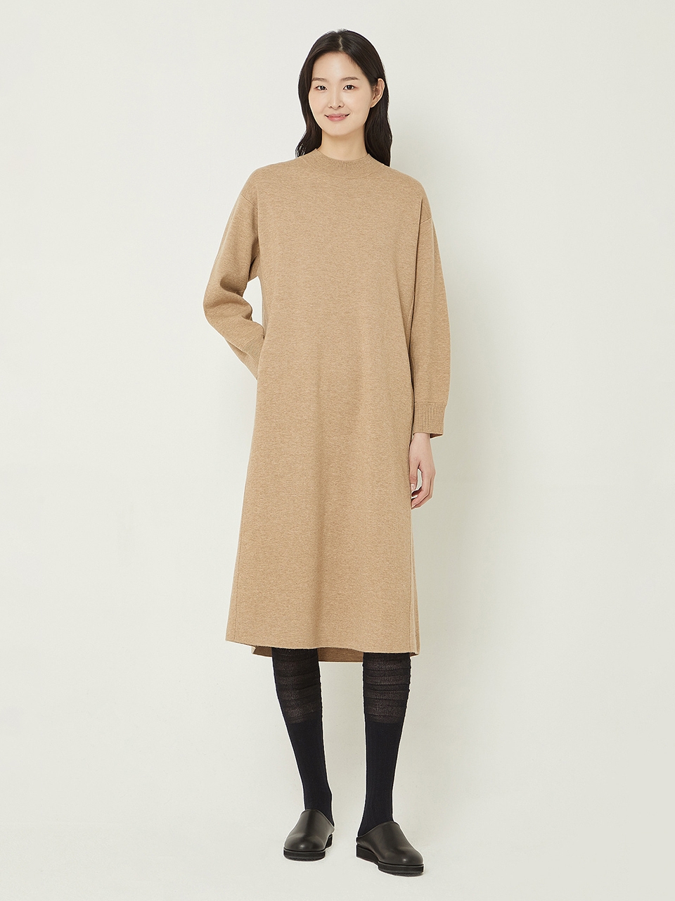 EPIGRAM Women Slit Turtleneck Knit Dress [Beige]