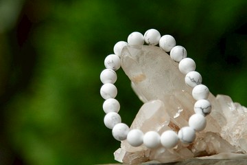 【手環系列】8.6mm全白松石手環 (歡迎客製)