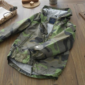 歐美童裝兒童迷彩薄款風衣男童帥氣休閑連帽連帽拉鏈衫春秋外套