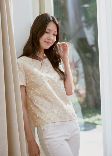 圓柔日和菱格刺繡上衣