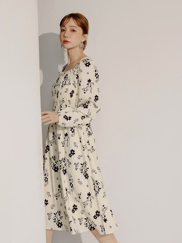 立體直紋印花方領泡泡袖洋裝