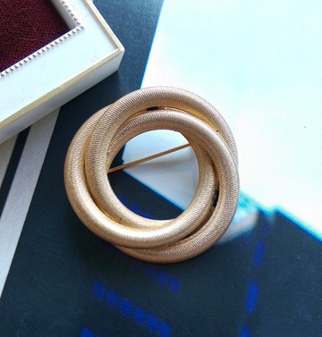 Vintage Jewelry 西洋古董飾品 金色調 纏繞 環圈 別針