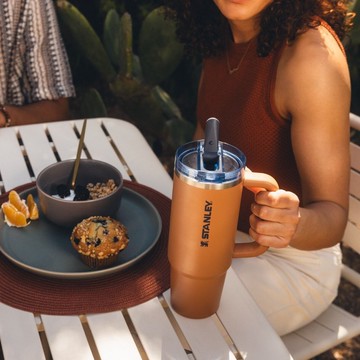 STANLEY 防漏吸管隨手杯 0.88L / 暮日棕