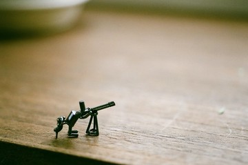 星夜之歌——青銅望遠鏡與狗擺飾