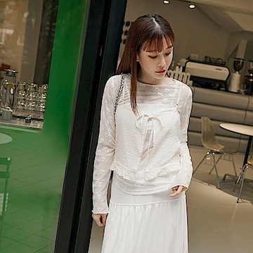 OB嚴選-蝴蝶結網紗透膚長袖上衣《AB20067-》