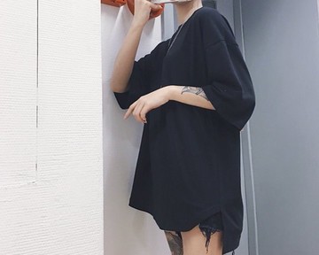 品牌監製商品  FINDSESNE 落肩 五分袖  開口 圓弧下擺 前短後長 建議可以買大一號 長板上衣