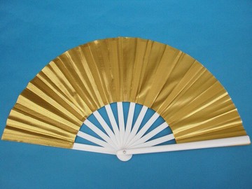 大功夫扇子 尼龍布扇 (白色膠桿 金色亮布面)/一支入(促120) MIT製 太極扇子 響扇 表演扇子 跳舞扇 團扇-萬【APP滿額下單10%點數(單一帳號最高1000點)】4/30止