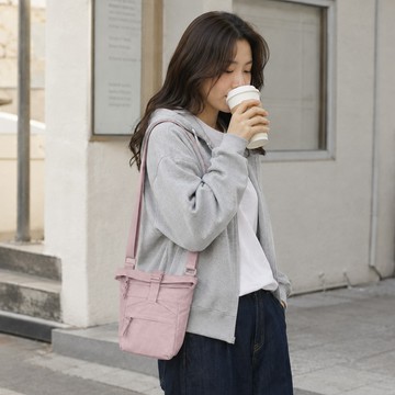 小巧多功能斜背包 柔霧紫