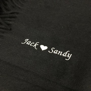 【男朋友禮物】客製化 刺繡名字 黑色 羊毛圍巾 披肩  創意 可愛