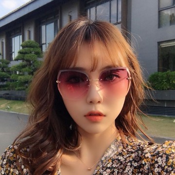 彩色海洋片墨鏡 附贈眼鏡盒 无框切邊變彩片 新款時尚太陽眼鏡 73719