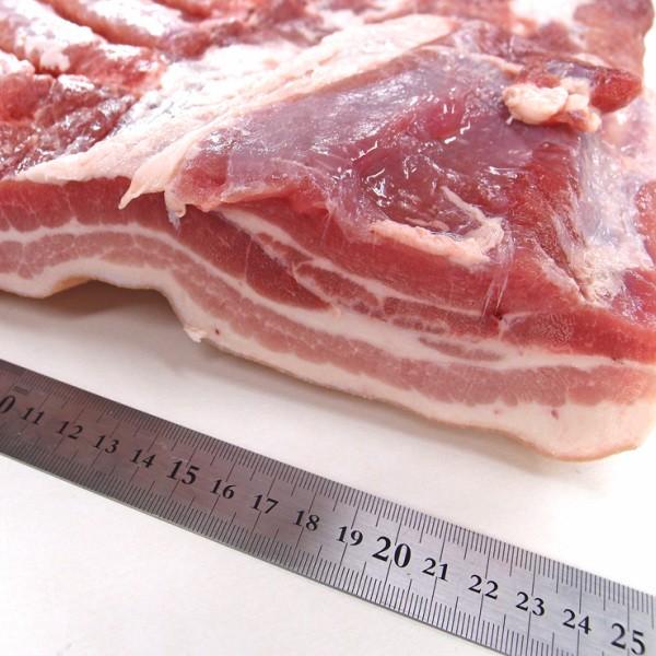 皮付豚バラ肉（三枚肉）ブロック約1kg　豚肉ばら1kg skin on pork belly