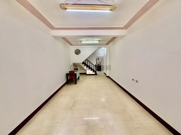 新堀江商圈國民市場優質活巷透天住宅｜高雄市新興區忠孝一路