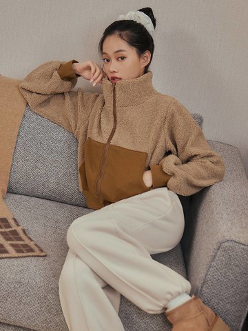 配色大口袋羊羔毛立領外套