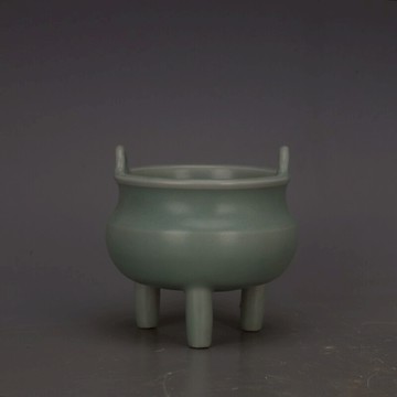 宋代龍泉青瓷三足鼎 香爐 仿古全釉雙耳瓷器古玩古典家居寺廟擺件